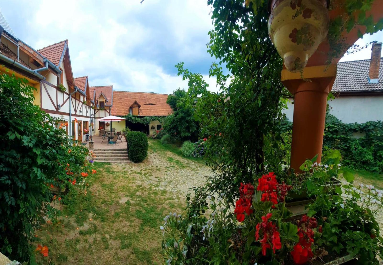 Pensiunea Bendorfeanu Rasinari Exterior foto